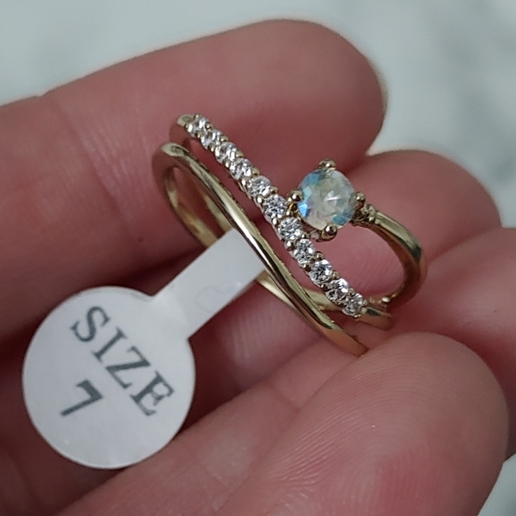 Iridescent Rhinestone Ring - Picture 3 of 4